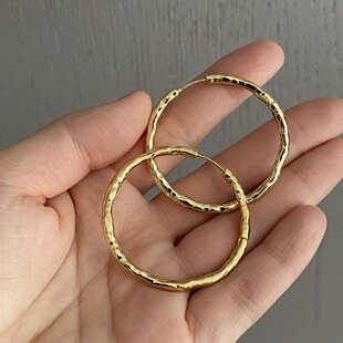 极简为王。金色圆环耳圈麻花锤纹肌理感小众个性高级夸张素圈欧美