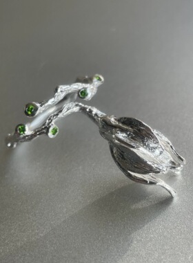恣意生长。通体S925纯银玉兰花绿色透辉石手作戒指环开口时髦个性