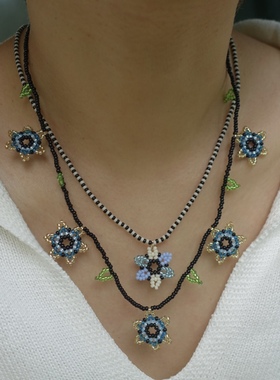 夏日氛围。可爱彩色花朵黑白蓝撞色吊坠进口米珠项链时髦清新个性