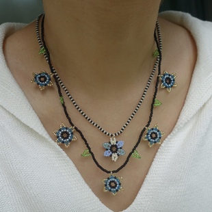 夏日氛围 可爱彩色花朵黑白蓝撞色吊坠进口米珠项链时髦清新个性