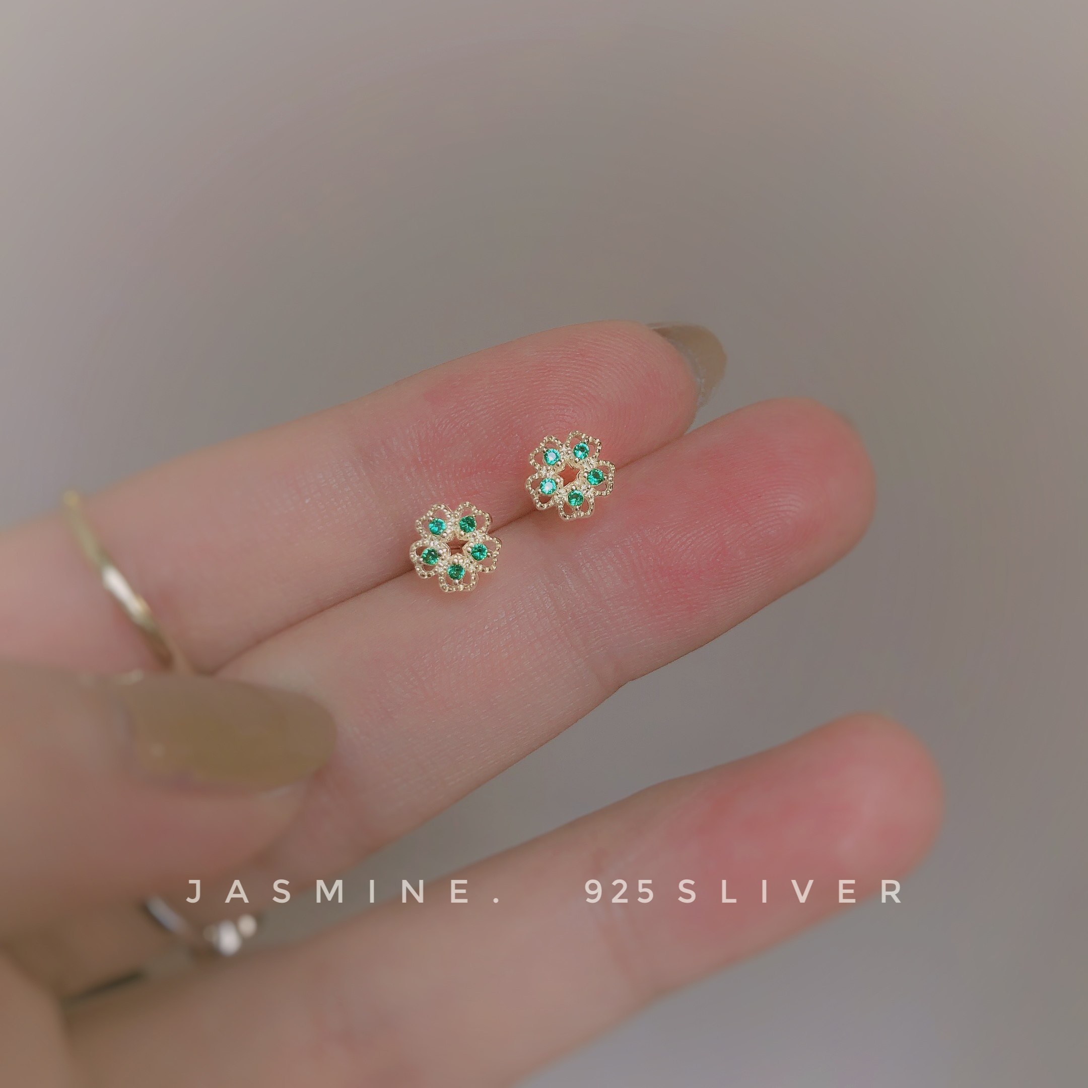 纯银新款法式复古小花耳饰绿钻镂空蕾丝花边精致百搭迷你小耳钉女,饰品/流行首饰/时尚饰品新,耳钉,淘宝优惠券,粉丝福利购,淘宝优惠卷