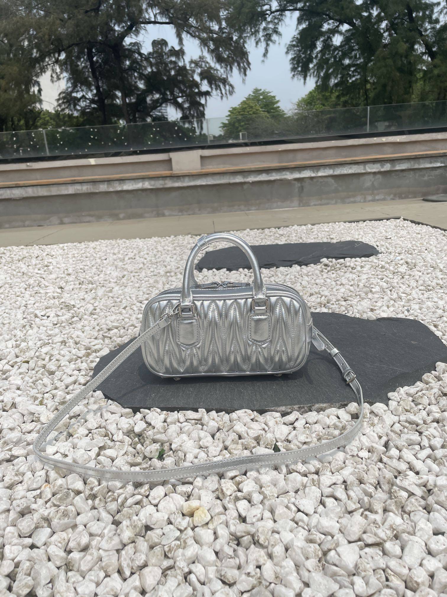 bag handbag新款真皮包包单肩斜挎手提银色