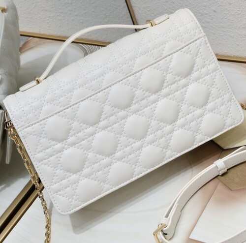 新款真皮菱格链条手提单肩包斜挎包小方包女leather bag handbag