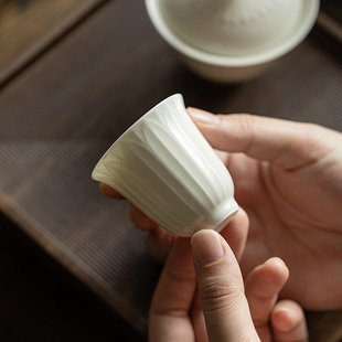 杏白釉复古莲瓣纹喝茶杯功夫茶具主人杯单杯家用陶瓷品茗杯个人杯