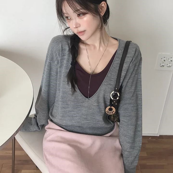 首尔印象韩代 26fw 东大门橄榄绿宽松深V领叠搭套头针织上衣女图片