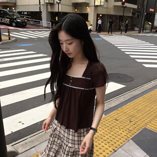 韩国东大门代购复古深棕方领娃娃衫女 肌理感蕾丝花边泡泡袖衬衫