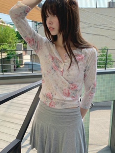 mur 首尔印象韩代 26ss 复古晕染印花镂空半系扣圆领七分袖T恤女