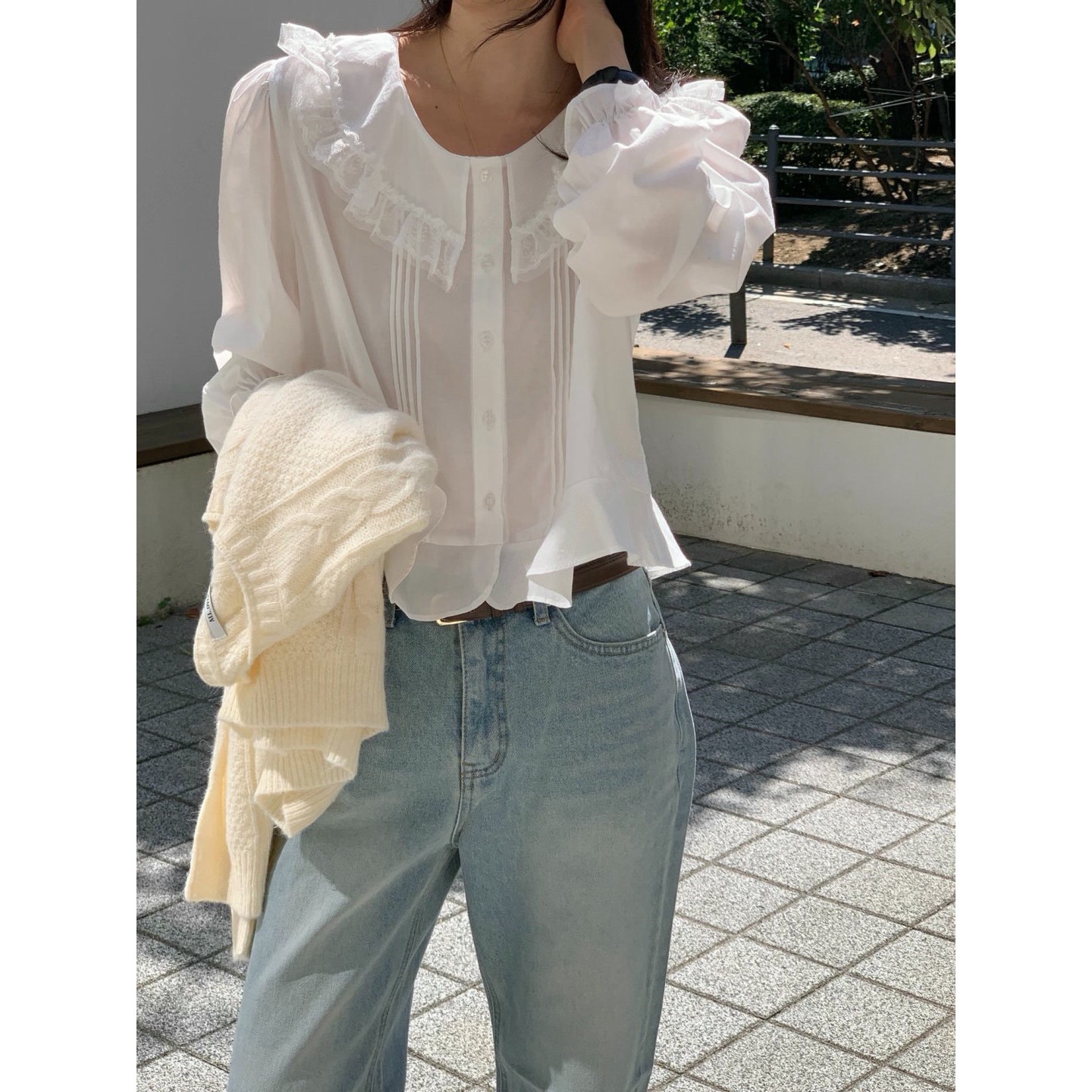 all over 25fw 首尔印象韩代 INS博主蕾丝荷叶边轻薄长袖衬衫女