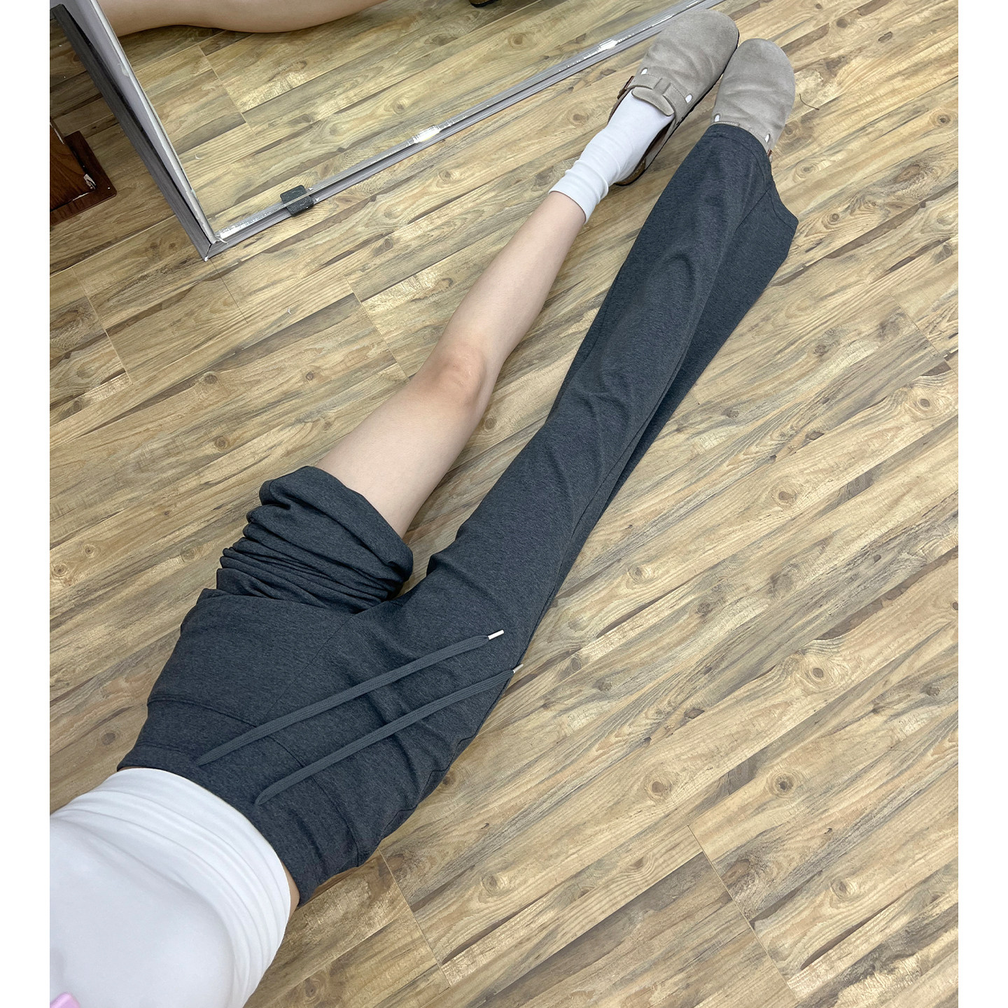 美式深灰色微喇运动裤女2026春秋新款高腰显瘦瑜伽裤直筒喇叭卫裤