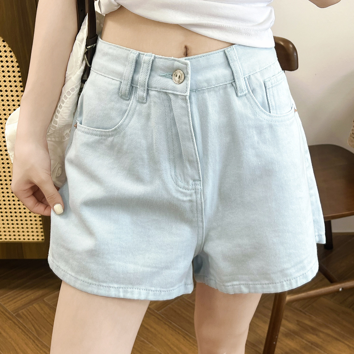 白色牛仔短裤女2026夏季新款高腰显瘦宽松夏天小个子阔腿a字热裤