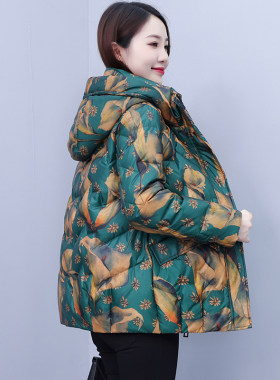 简单短款连帽花色妈妈羽绒服