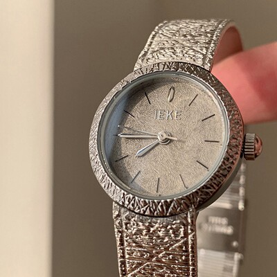 新款2026时尚适配高级感计量m79