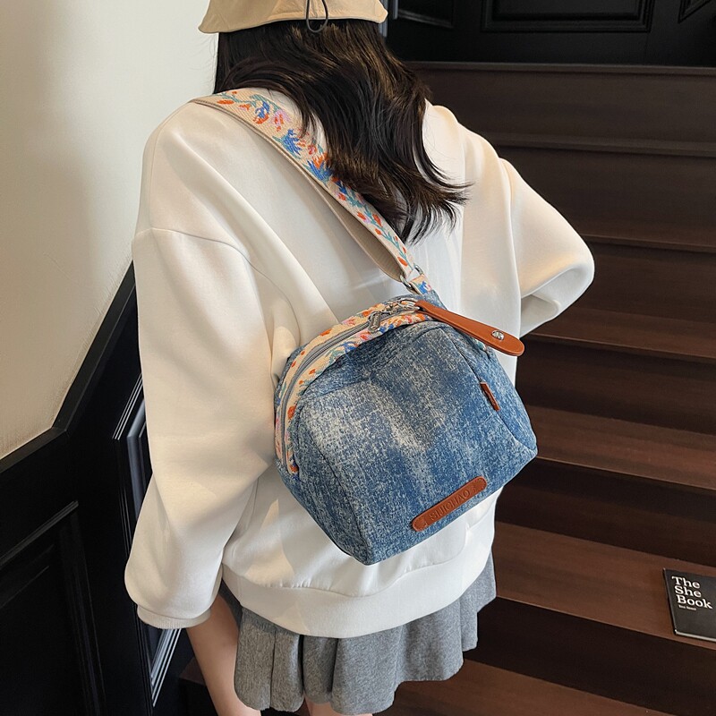 小众不撞款斜挎包女帆布贝壳包2025新款时尚休闲百搭单肩通勤包