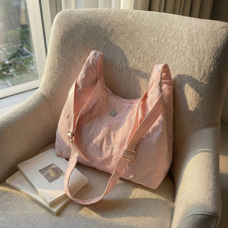 大容量刺绣帆布托特包女2026新款高级感慵懒风通勤包轻便斜挎包