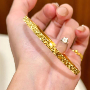 爆闪碎冰冰手镯女越南沙金仿真不掉色实心高级感小众设计婚礼饰品