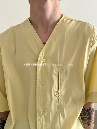 V领短袖小众设计感口袋装饰衬衫