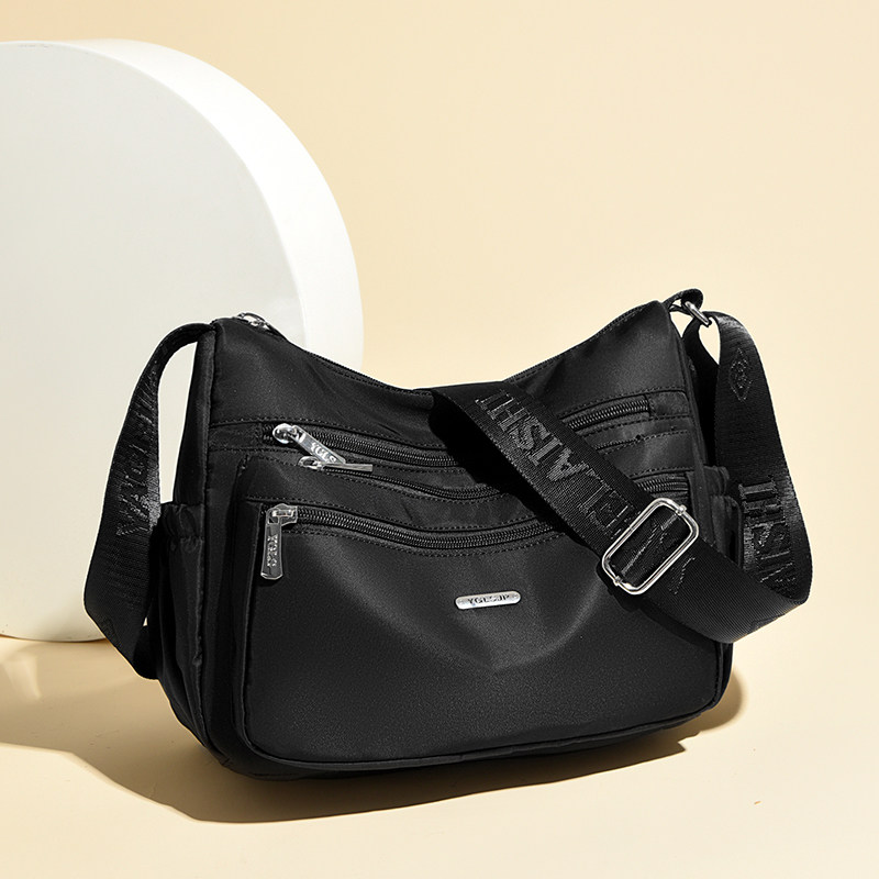 单肩斜挎包女2026秋季新款大容量牛津布防水百搭多口袋中年妈妈包