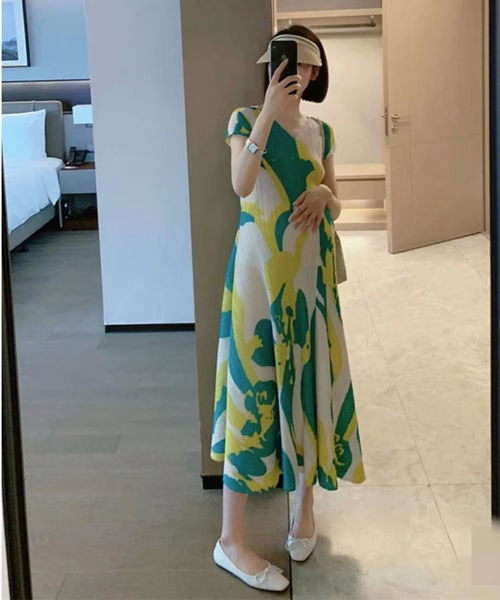三宅褶皱连衣裙女夏季2023新款欧洲站大码女装高级感宽松显瘦长裙