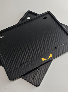 新交规摩托车牌照架碳纤维后牌照框踏板车牌边框尾牌通用加厚实心