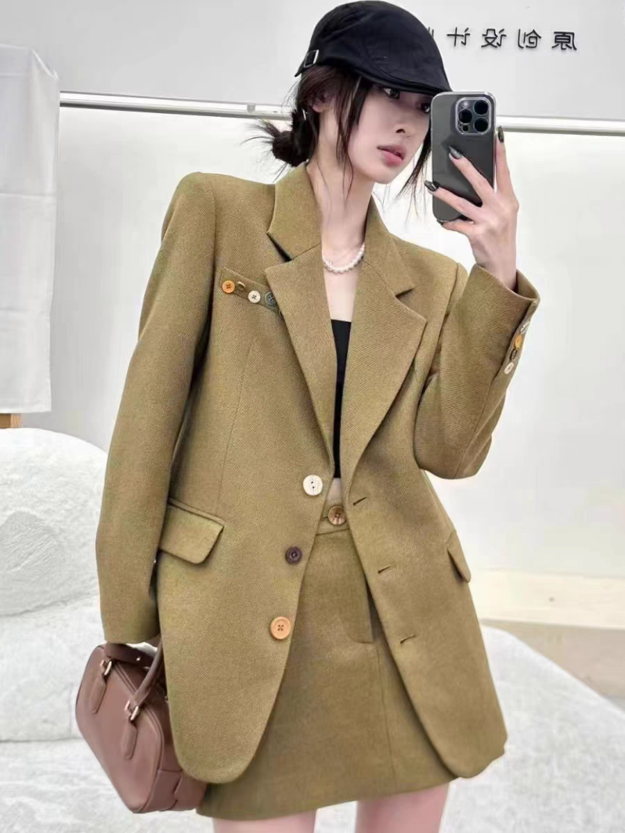 2024秋季高级感西装短外套上衣女