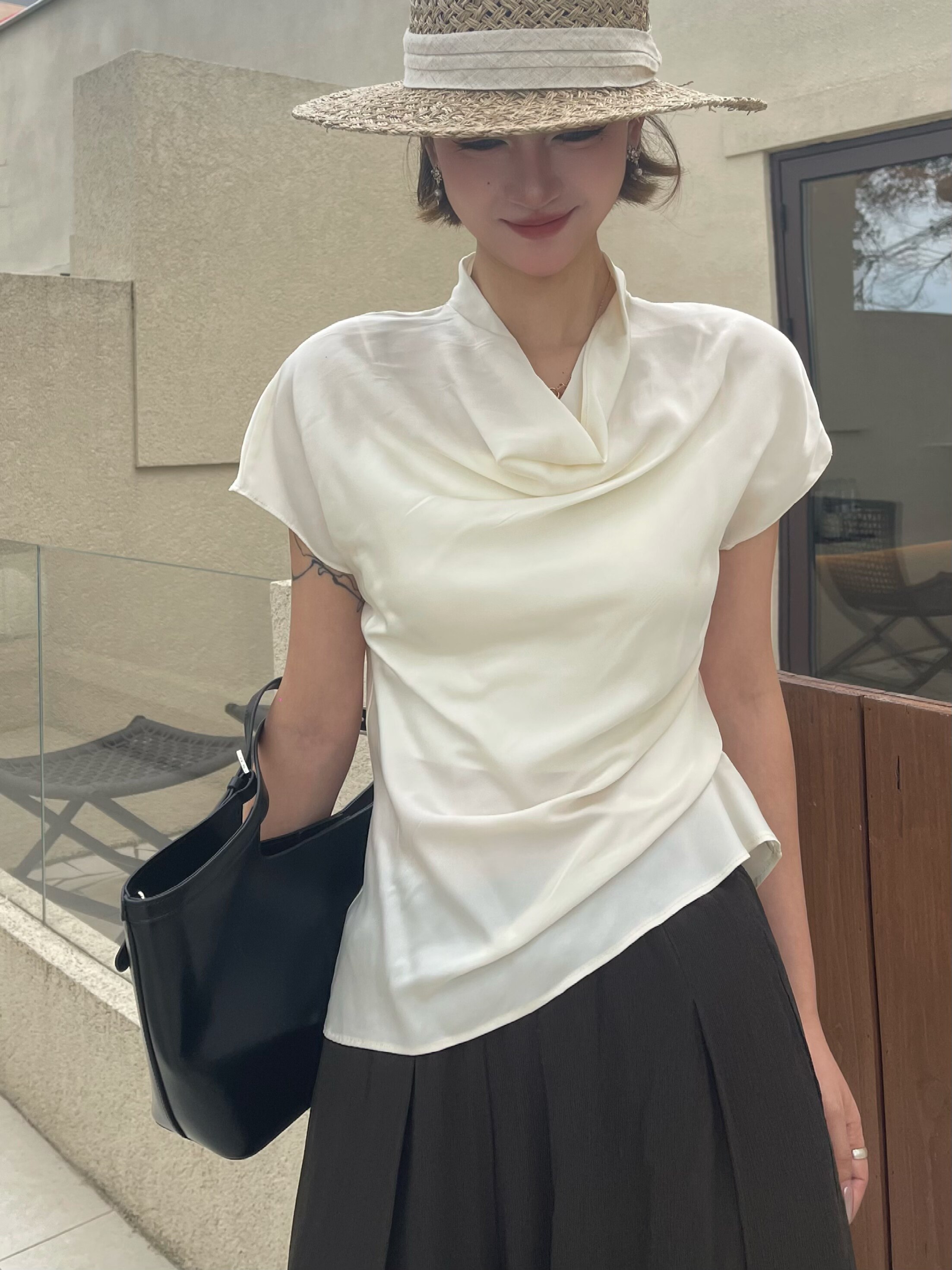 欧洲站2026夏季新款V+.com时尚设计感褶皱真丝短袖上衣百搭T恤女