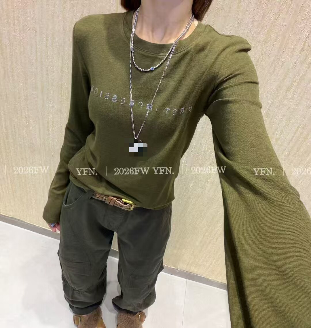 2026秋季时尚简约百搭长袖T恤女