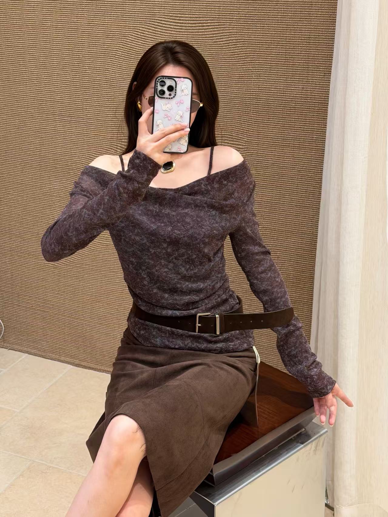 欧洲站2026秋季新款V+.com设计感蕾丝吊带假两件一字肩T恤女83017