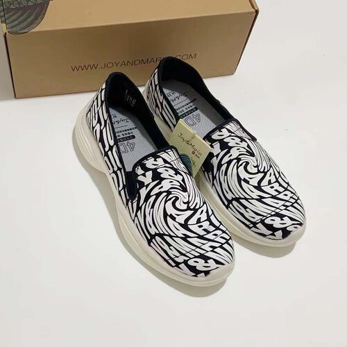 专柜玛丽正品22春夏新品帆布鞋休闲透气低帮套脚百搭女单鞋76186W