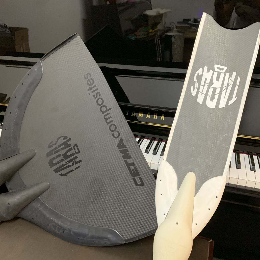 意大利CetmaTaras碳纤竞赛级脚蹼