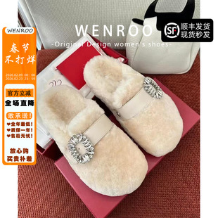 白色水钻扣带厚底毛毛勃肯鞋女外穿2025秋冬新款白色加绒包头拖鞋