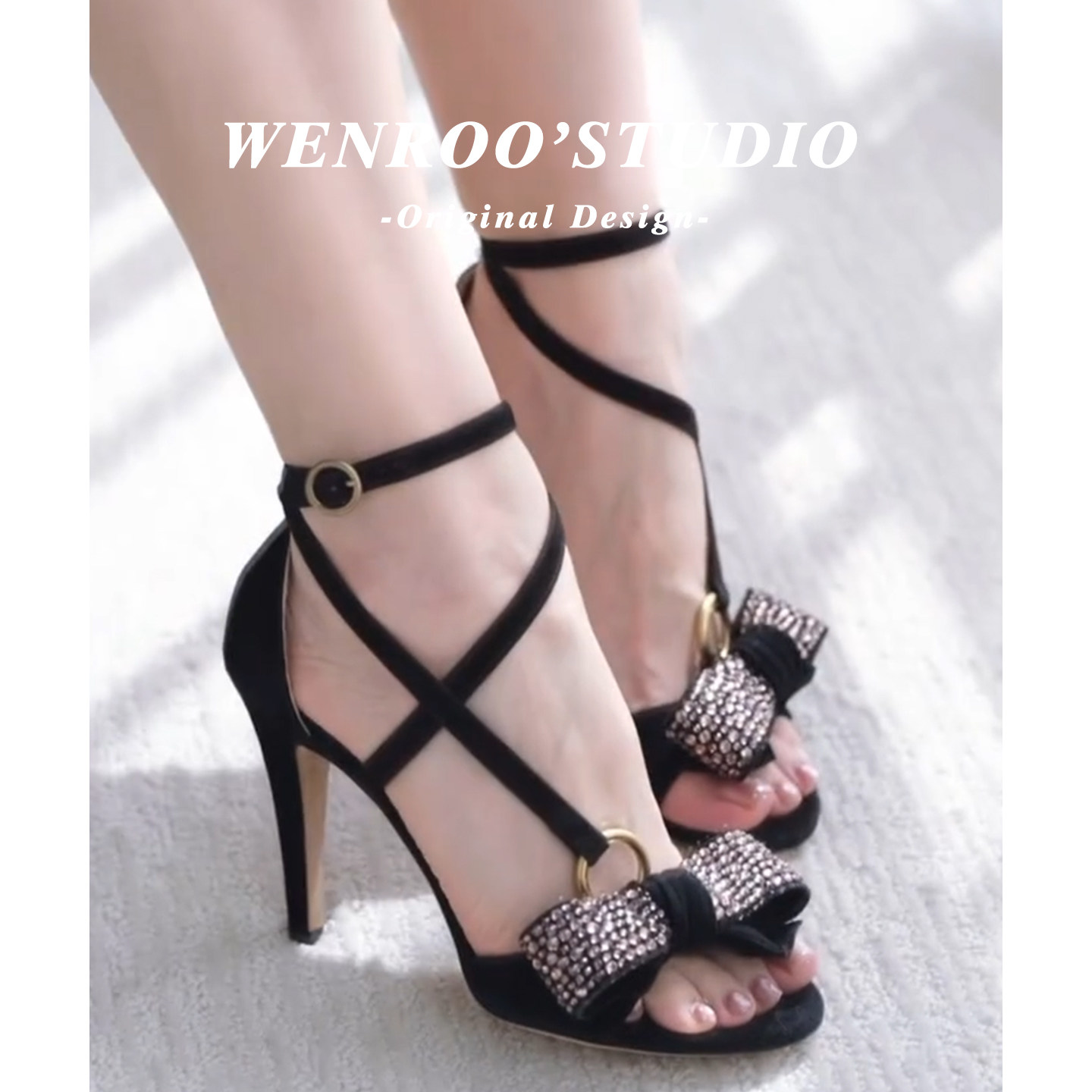 高级感水钻蝴蝶结一字带细跟凉鞋女夏2026新款黑色性感露趾高跟鞋
