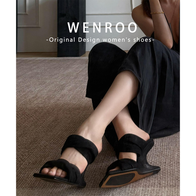 甜美褶皱一字带方头异型坡跟凉鞋