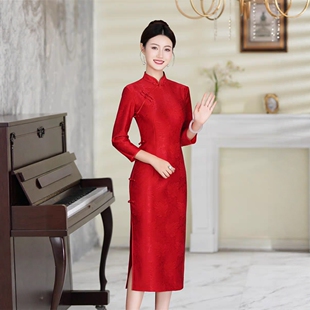红色旗袍新款改良年轻小个子喜妈妈装婚宴高端结婚礼服秋冬连衣裙