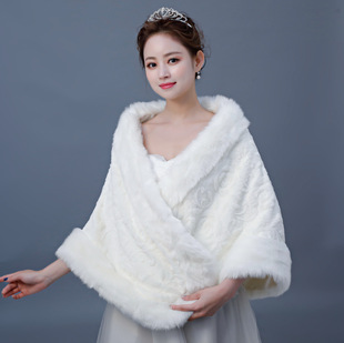 新娘结婚礼服旗袍婚纱毛披肩秋冬季仿狐狸毛皮草外套保暖披风白色