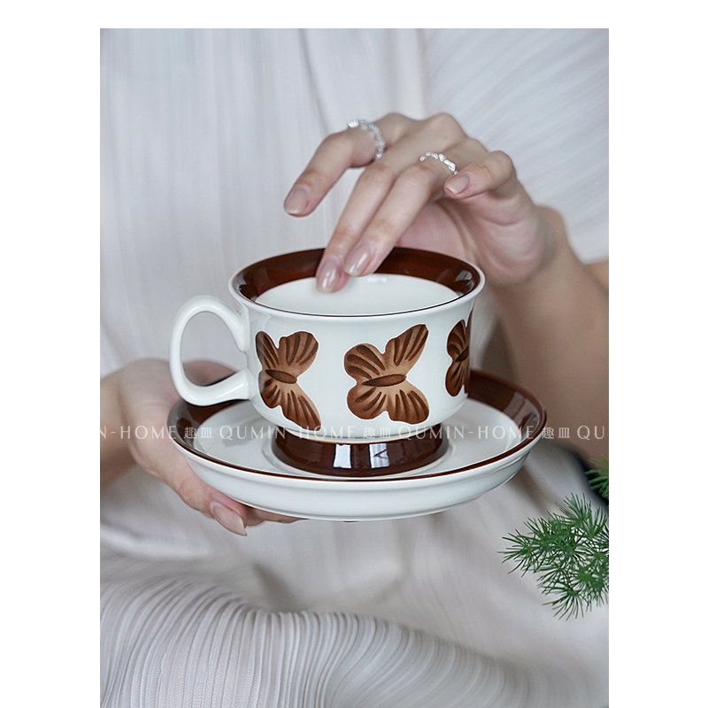 手绘硕果棕梨拿铁咖啡杯碟