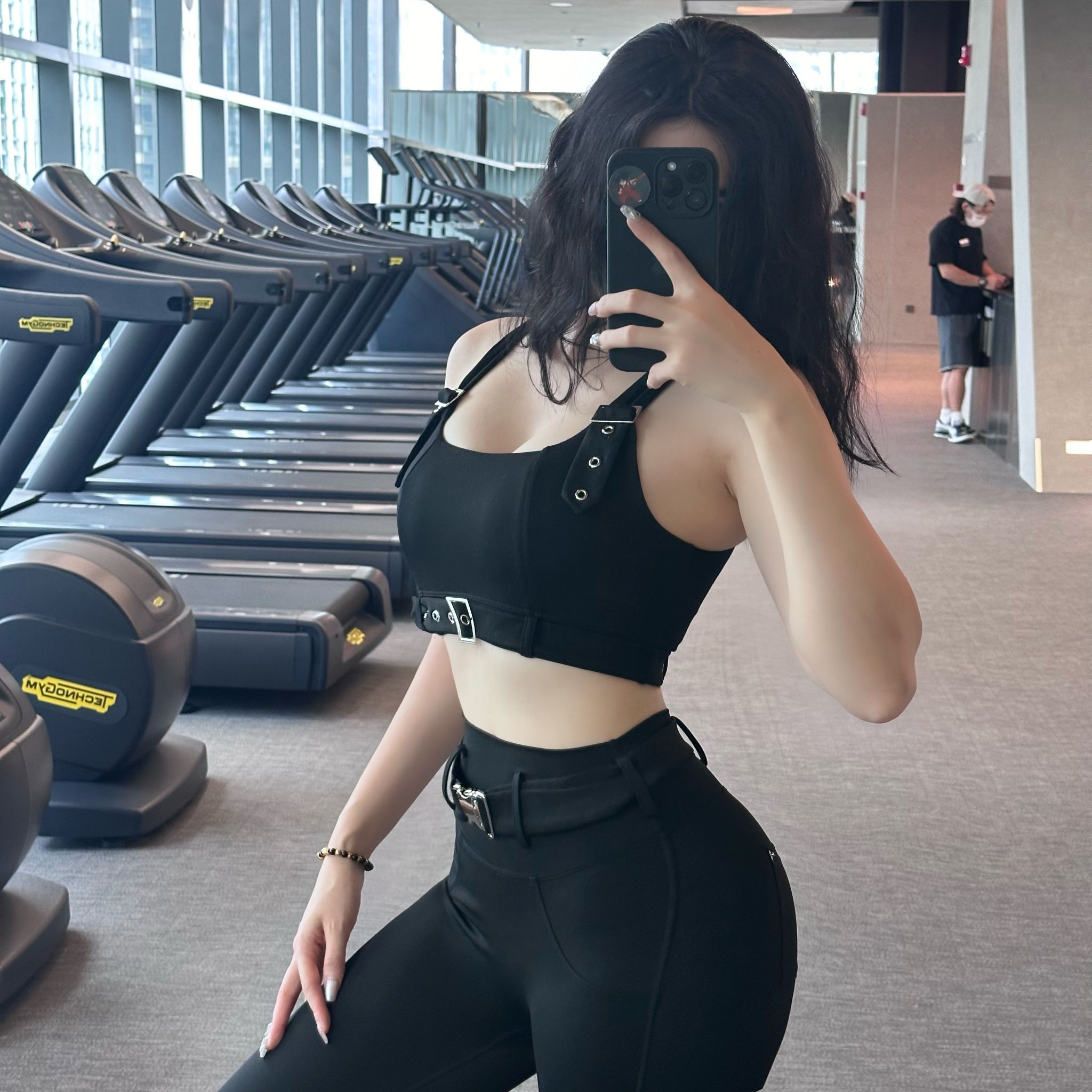 辣妹机车风运动健身套装骑行服瑜伽三分热裤可调节带胸垫性感背心