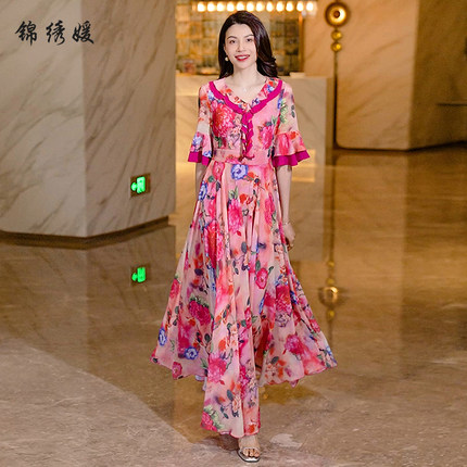 2026新款连衣裙女印花长裙气质显瘦长款裙子轻奢沙滩度假荷叶领