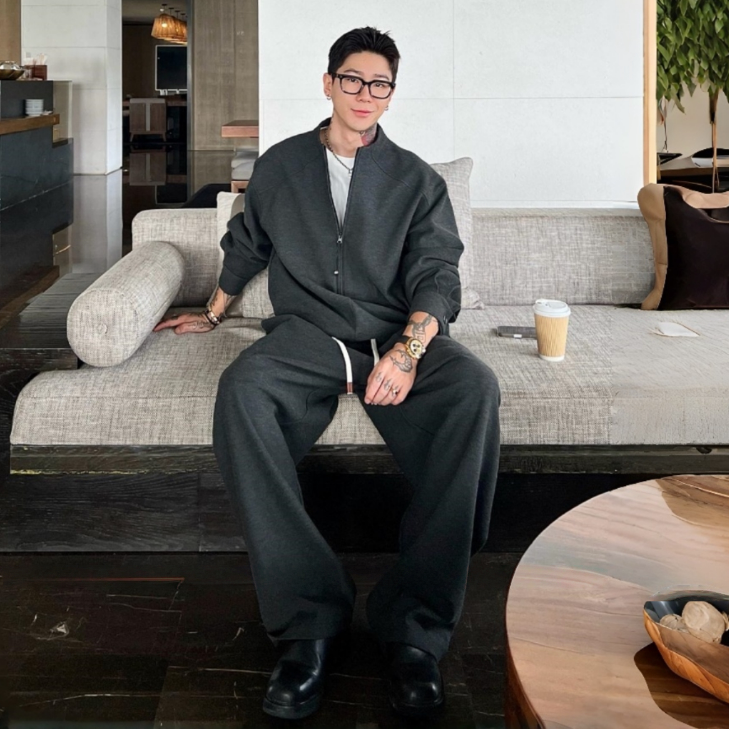 春季高级感慵懒风假两件卫衣休闲长裤两件套百搭简约时尚套装男士