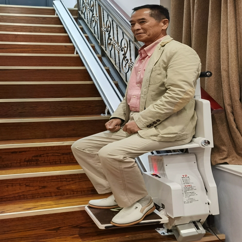 楼梯家用座椅电梯升降机老人上楼神器别墅二层自动楼道电动爬楼机