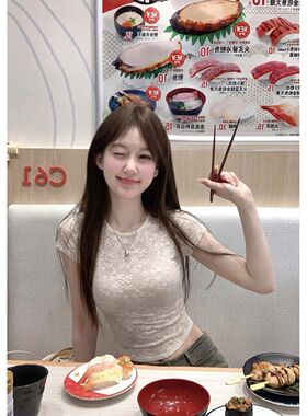 2026甜辣妹风白色蕾丝短袖T恤女装春季新款小众修身显瘦正肩上衣