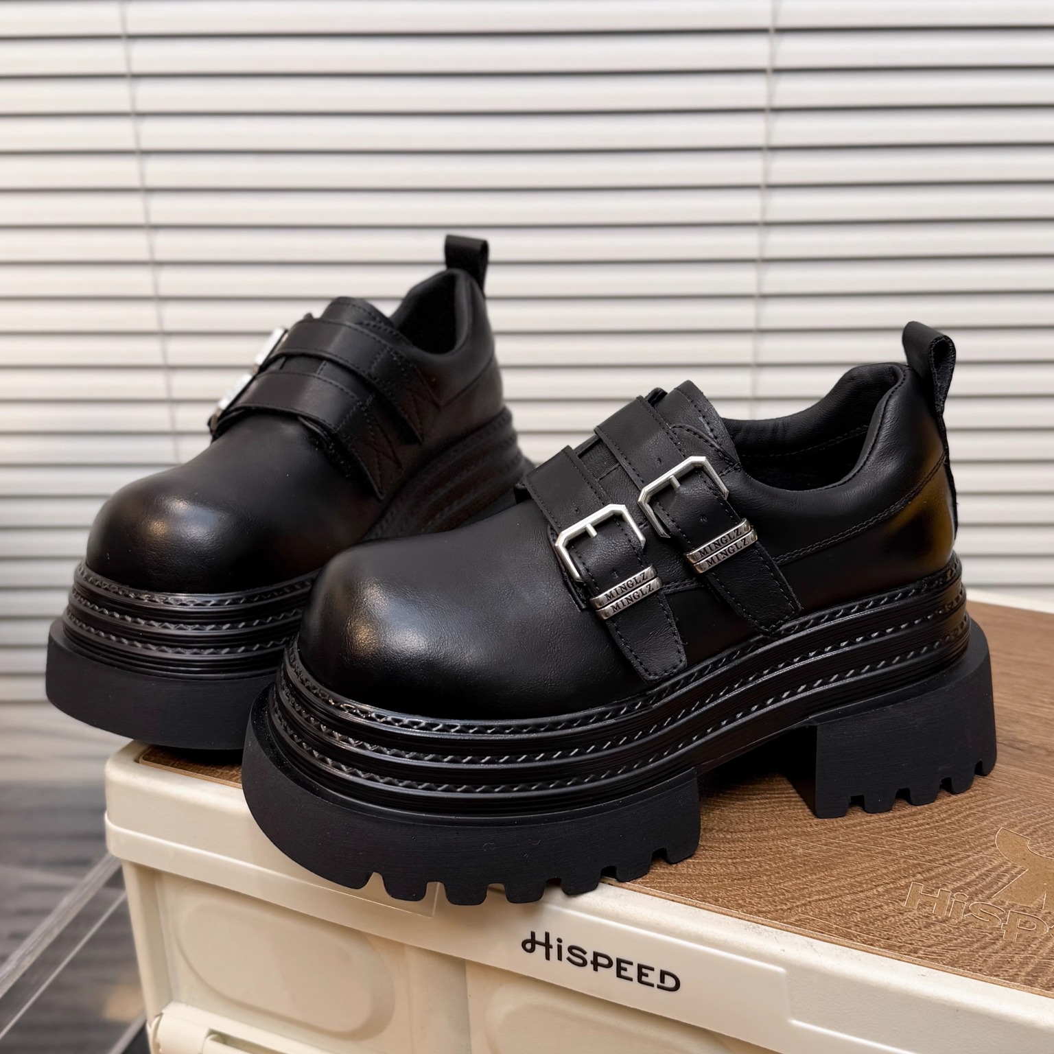 日本OFFCAT真皮厚底大头小皮鞋女2025冬季加绒双扣带增高乐福鞋潮