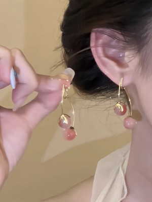 小众设计樱桃925银耳环无耳洞蚊香盘耳夹女可爱气质春夏耳饰