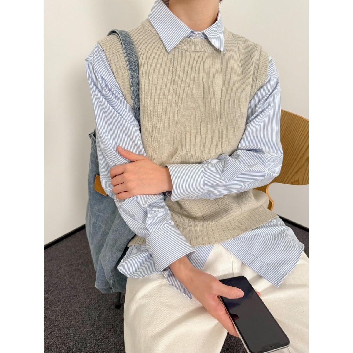 氛围感秋季叠穿坎肩针织背心男生极简韩系毛衣马甲合身直筒