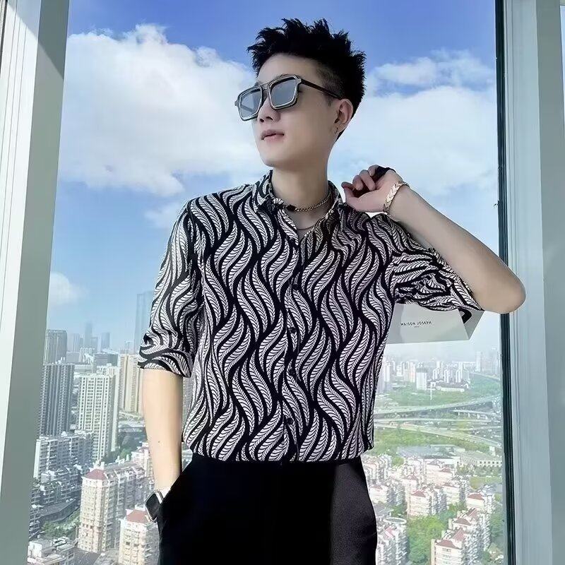 花衬衫男高级感冰丝短袖夏季潮牌ins痞帅男装衬衣设计感小众上衣