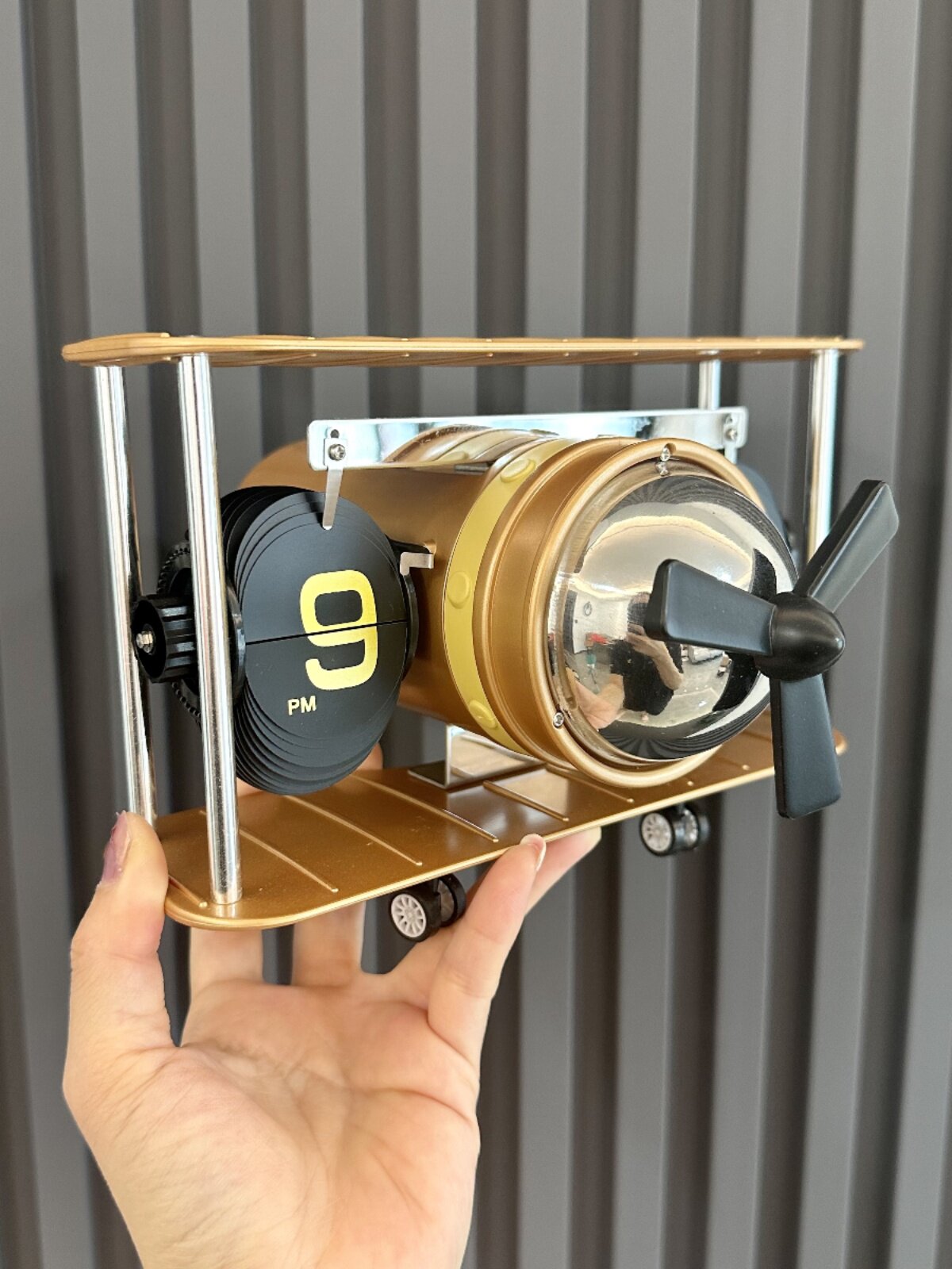 MIAOKE AUTOMATIC FLOP CLOCK GERMAN AIRPLANE HEAD FLIP CLOCK EUROPEAN FASHION TABLE CLOCK FIGHTER MODEL TABLE CLOCK
