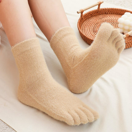 3双装加厚加绒女纯色五指袜长柔软保暖冬季珊瑚绒地板月子睡眠袜