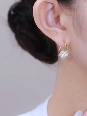 小众设计感可旋转锆石耳扣