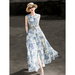 气质优雅复古单排扣蓝白印花无袖 背心连衣裙女 新款 兰瑟儿2026夏季