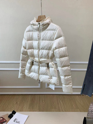 两色亮面轻薄小款羽绒服免洗收腰