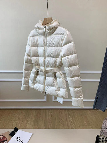 两色亮面轻薄小款羽绒服免洗收腰